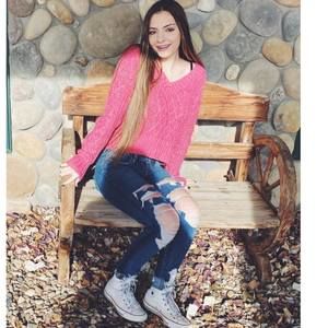 Meet your Posher, Emily